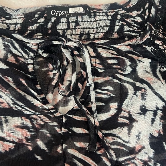 Gypsy 05 Semi Sheer 3/4 Sleeve Tunic Blouse Pullover Keyhole Scoop Neck Black - Picture 6 of 9